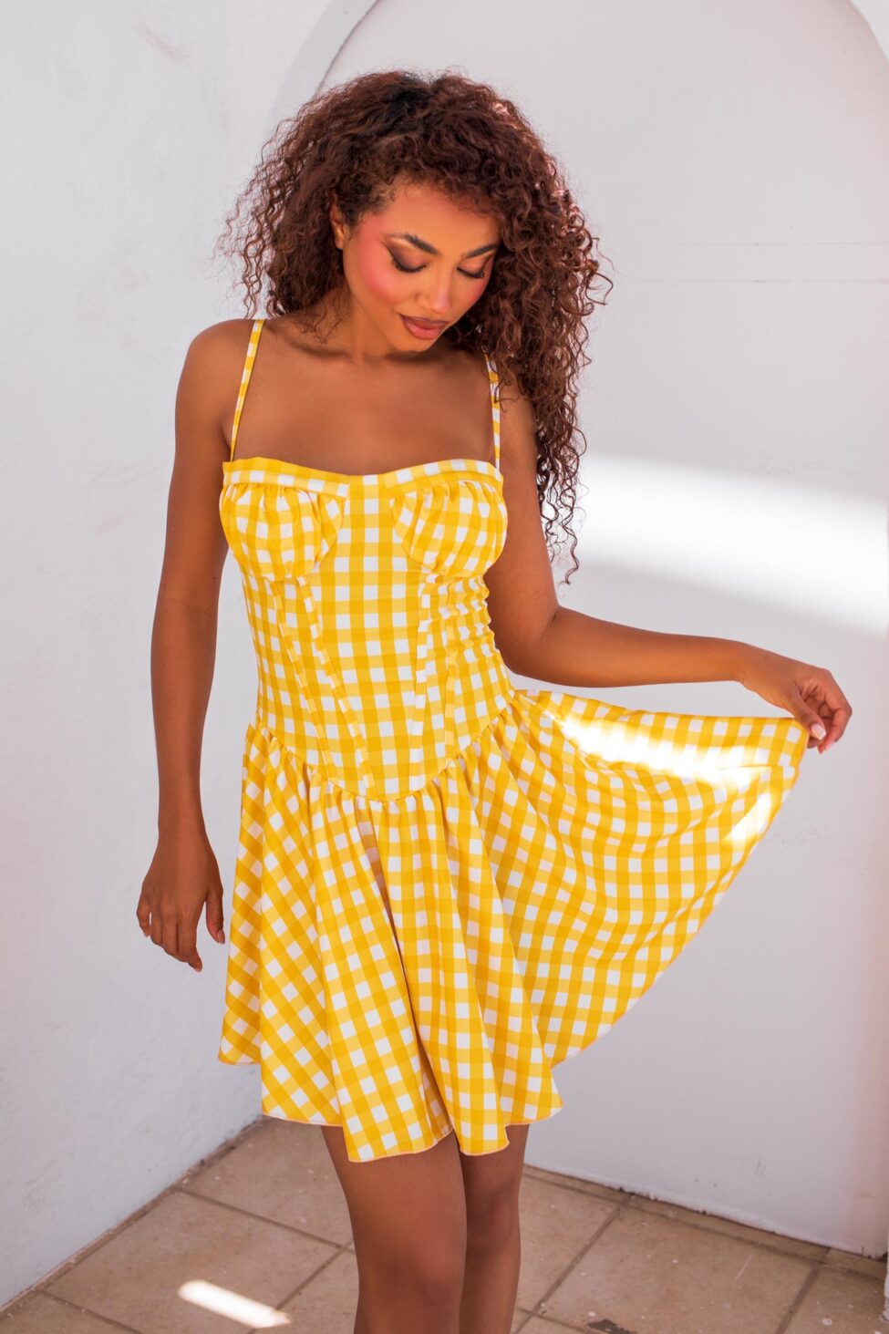 Gingham καρό μίνι φόρεμα κίτρινο - Image 2