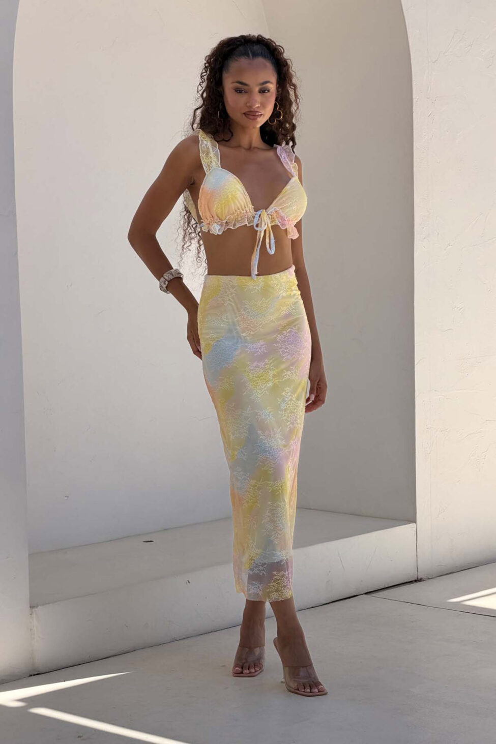 Lacer σετ κροπ τοπ και φούστα κίτρινο - Image 2