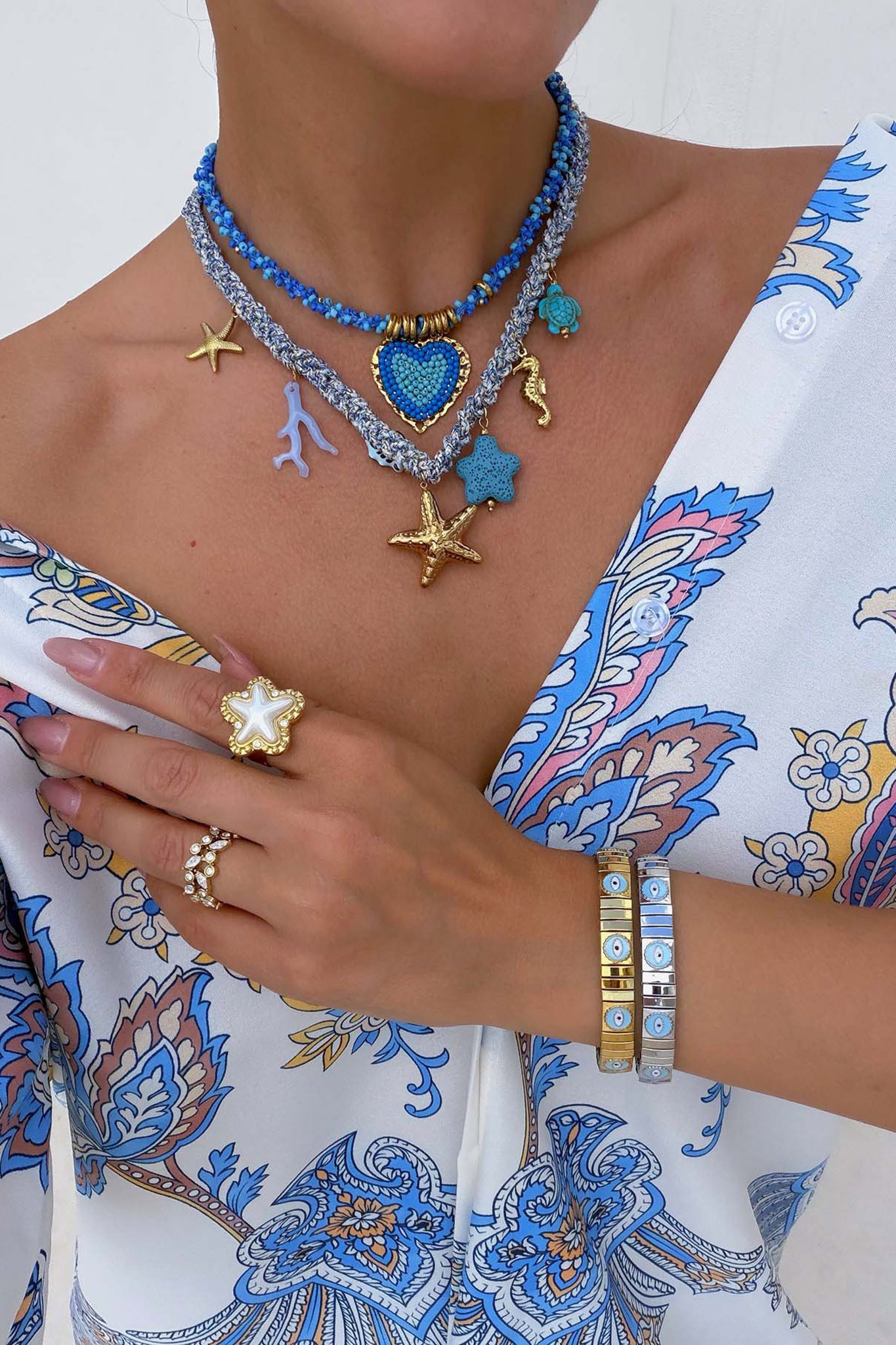 Treasures κολιέ με πλεκτό κορδόνι και θαλάσσια στοιχεία μπλε Treasures κολιέ με πλεκτό κορδόνι και θαλάσσια στοιχεία μπλε - Image 1