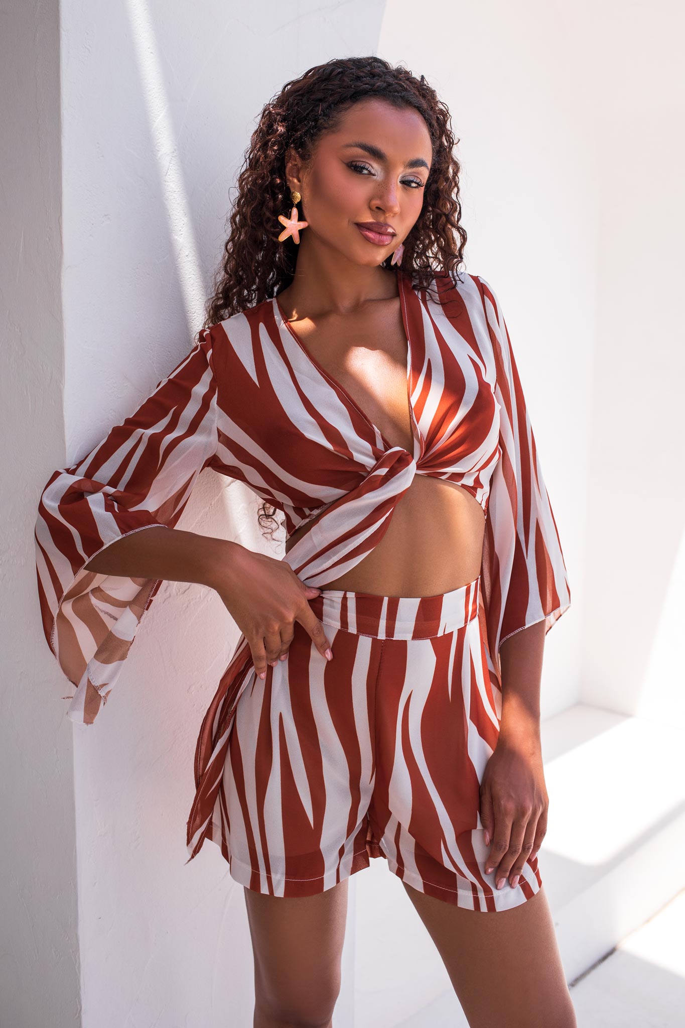 Erica Σετ με δετό crop top και σορτς πορτοκαλί - Image 2