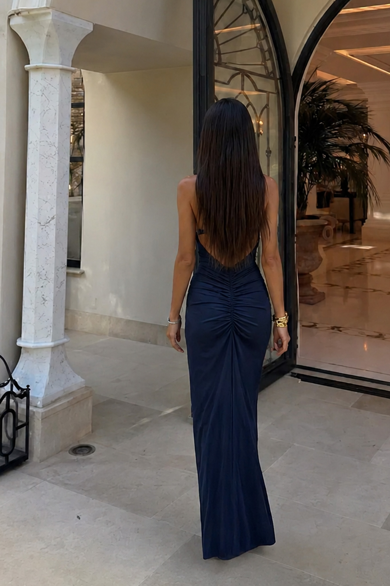 Nerissa Φόρεμα μάξι με άνοιγμα και σούρες μπλε σκούρο - Image 2