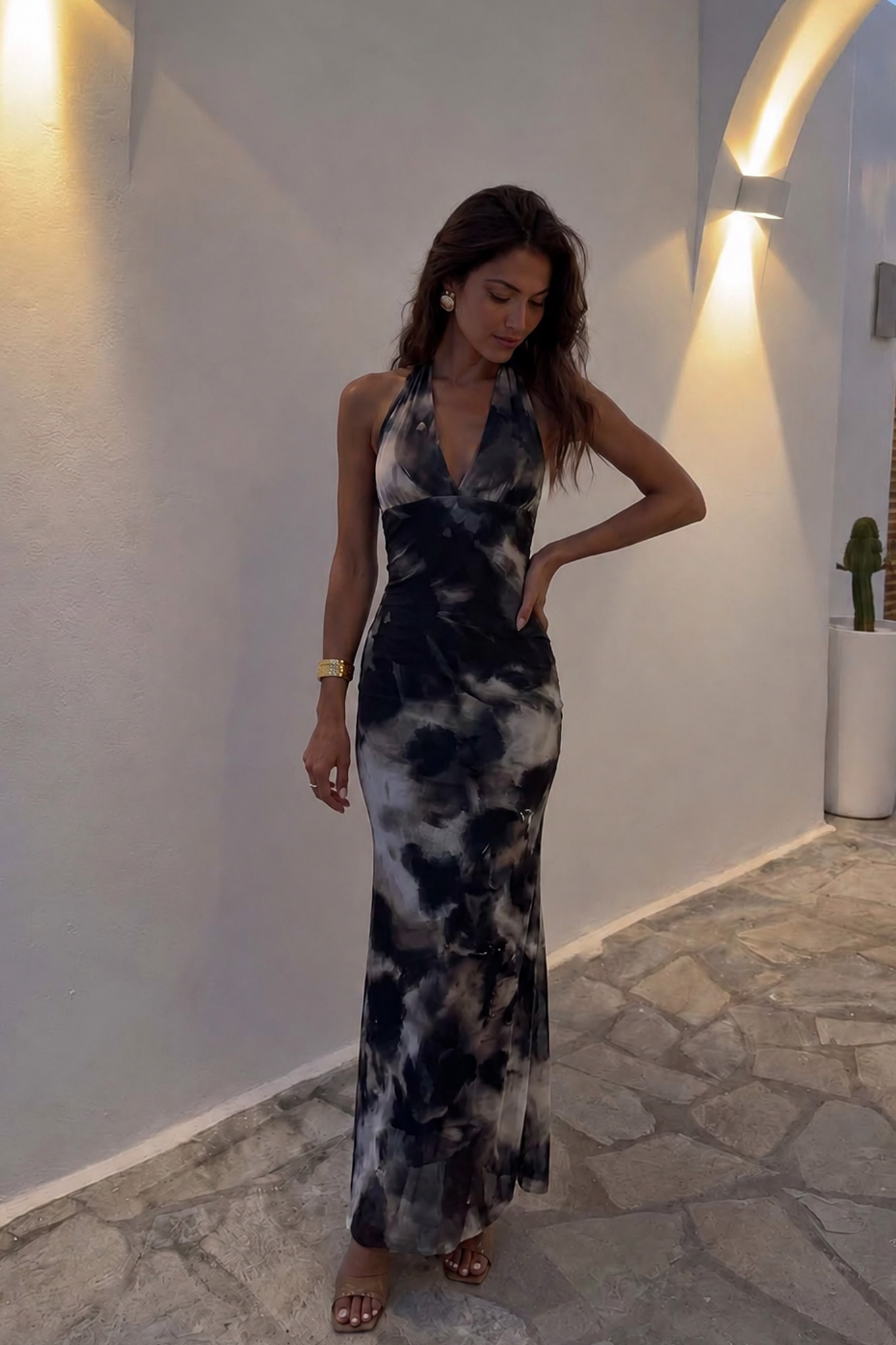 Josephin εμπριμέ εξώπλατο μαξι φόρεμα μαύρο Josephin εμπριμέ εξώπλατο μαξι φόρεμα μαύρο - Image 1