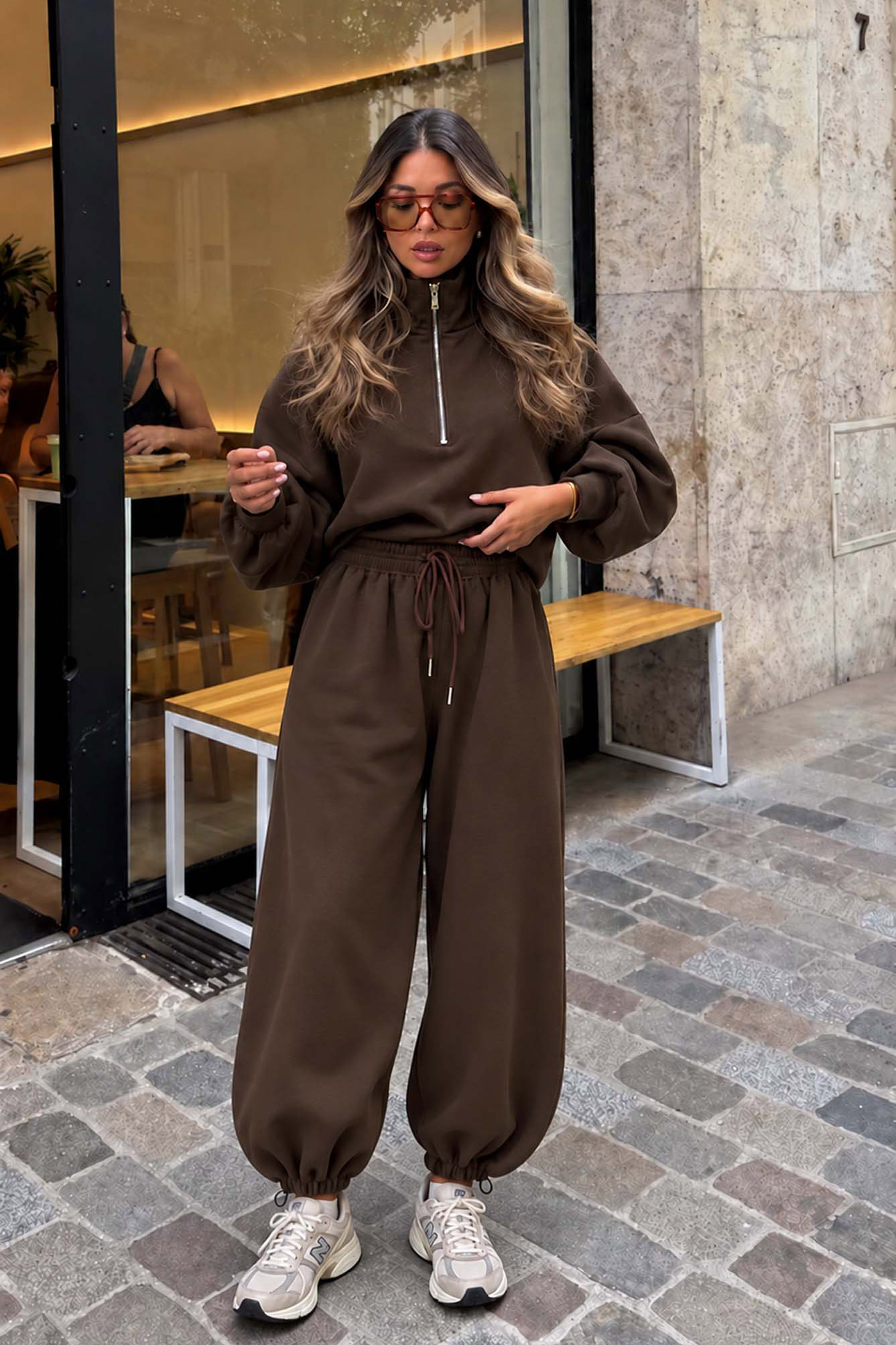 Indi σετ φούτερ και παντελόνι καφέ Indi σετ φούτερ και παντελόνι καφέ - Image 1